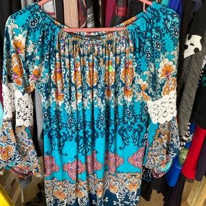 Women’s 3/4 sleeved top